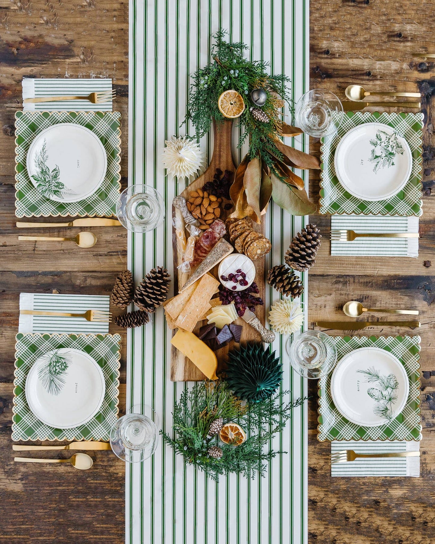 Botanical Green Plaid 9" Scalloped Plate